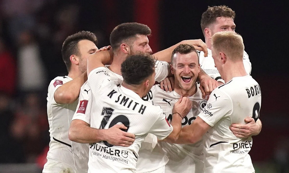FA Cup: Να γράψει ιστορία, αλλά πάνω από όλα να απολαύσει τη στιγμή θέλει απόψε η Μπόρεχαμ Γουντ απόψε κόντρα στην Έβερτον.