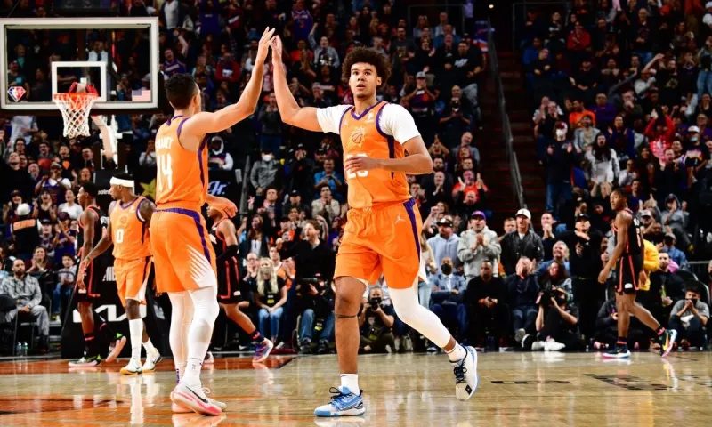NBA Βαθμολογία – Αποτελέσματα: Πήραν το ντέρμπι οι Σανς, νέα νίκη για τους Σίξερς!