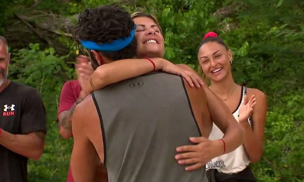 Survivor 5/3: Έπεσαν να τον... φάνε τον Σπύρο οι Διάσημοι, αλλά τους έβαλε στη θέση τους