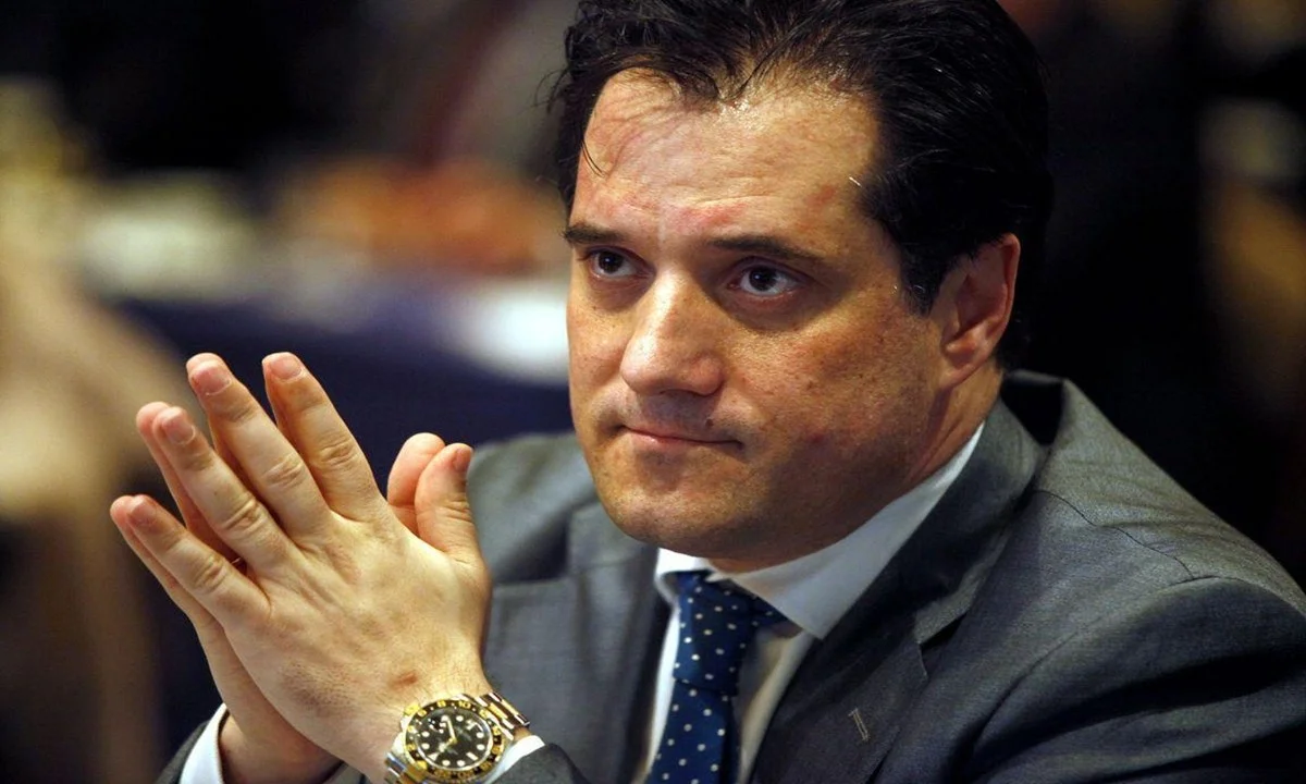 Μόλις πριν 4 χρόνια ο Άδωνις Γεωργιάδης αποκαλούσε «άχρηστους» και «επικίνδυνους» τους πολιτικούς που κατέστρεφαν τις διπλωματικές σχέσεις με τη Ρωσία.