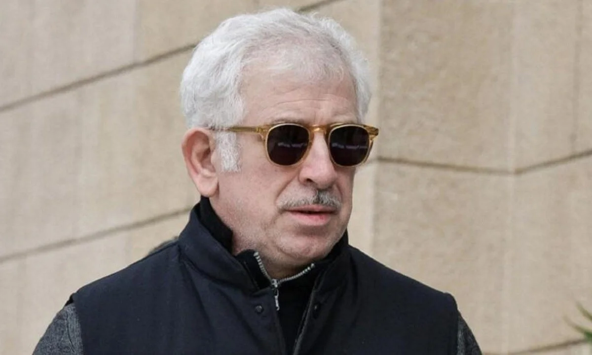 Πέτρος Φιλιππίδης: Ο γνωστός ηθοποιός βρίσκεται υπόδικος , τη στιγμή που το σπίτι στο Ψυχικό βγαίνει σε πλειστηριασμό.