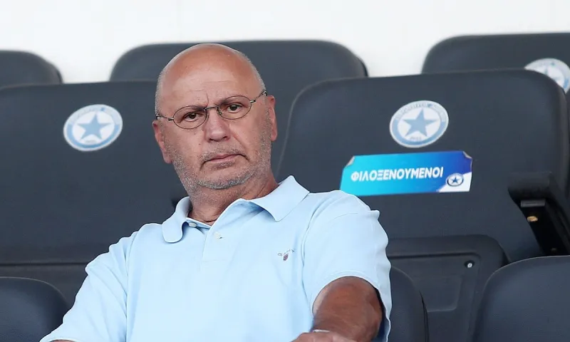 Απόλλων Σμύρνης: Παίρνει κεφάλια ο Μονεμβασιώτης - Φεύγει κόσμος