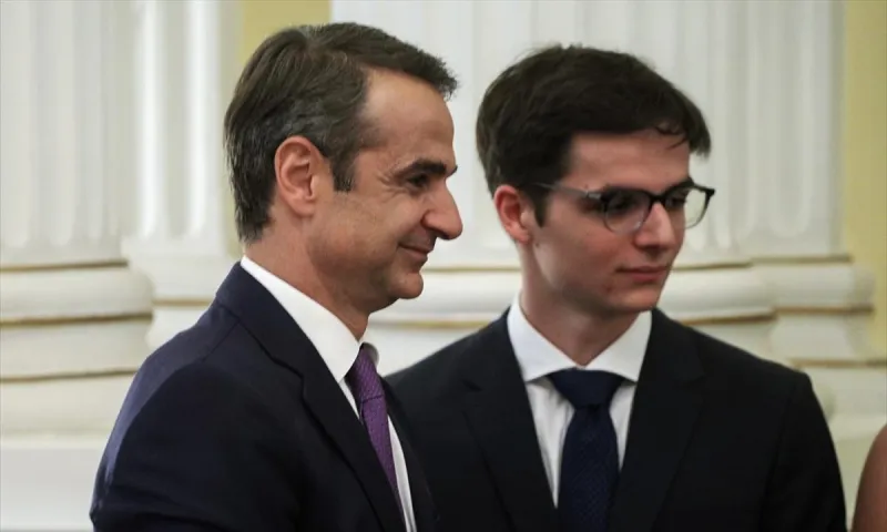 Κωνσταντίνος Μητσοτάκης: Ο γιος του Πρωθυπουργού ειρωνεύεται καλλιτέχνες... γιατί μπορεί