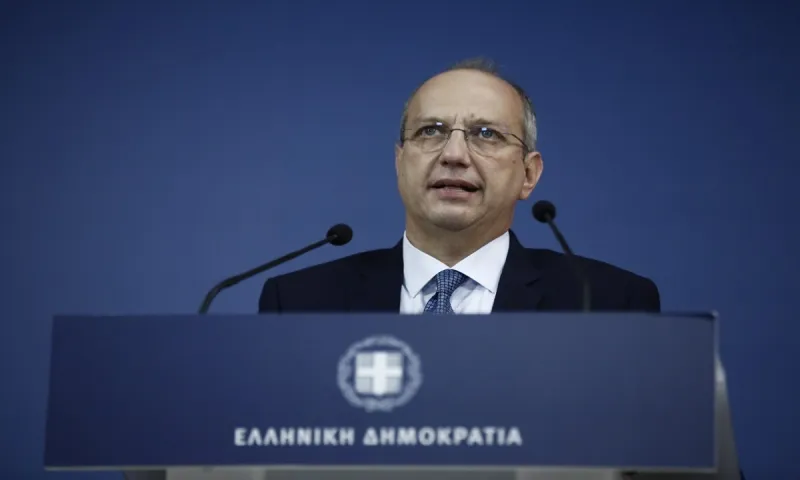 Εκδικητικοί ως το τέλος: O Γ. Οικονόμου δήλωσε πως όλα τα πρόστιμα που επιβλήθηκαν σε ανεμβολίαστους, θα εισπραχθούν