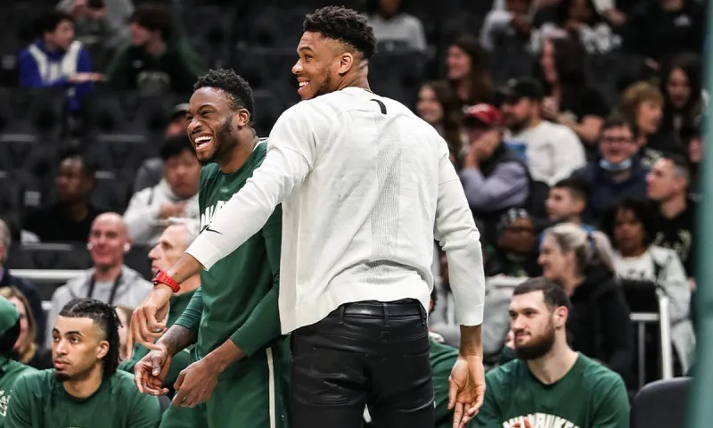 NBA Βαθμολογία – Αποτελέσματα: Άνετα και χωρίς τον Γιάννη οι Μπακς - «Κλείδωσαν» την 1η θέση οι Σανς