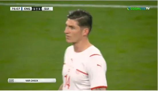 Αγγλία - Ελβετία 2-1: Φιλική ήττα για τους Ελβετούς από λάθος του Τσούμπερ