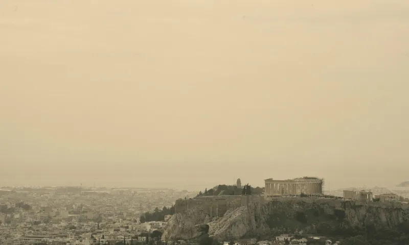 Αρναούτογλου καιρός: Έρχεται αφρικανική σκόνη τη Δευτέρα (28/3) - Συννεφιά με υψηλές θερμοκρασίες