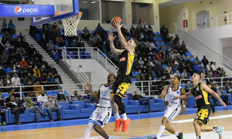 Κολοσσός Ρόδου - ΑΕΚ 62-65: Νίκη με ανατροπή στο ντεμπούτο Σεγκούρα και Κόνιαρη!