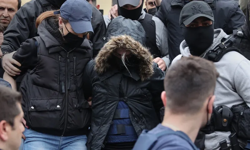 Πάτρα: Η μητέρα και η αδερφή της Ρούλα Πισπιρίγκου ξεσπούν - «Είναι αθώα και τη στηρίζουμε»