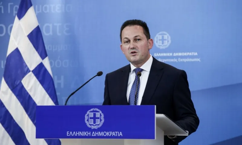 Στέλιος Πέτσας: Εκτός κυβέρνησης με εντολή Μητσοτάκη;
