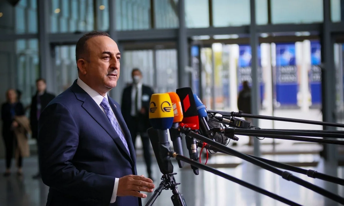 «Όλοι σέβονται την πολιτική που ακολουθεί η Τουρκία», δήλωσε ο Τσαβούσογλου