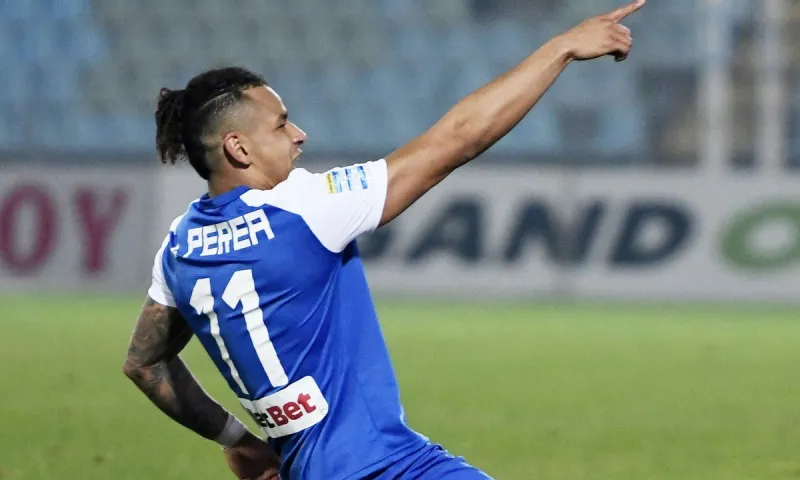 Super League νέα 14/4: «Πόρτα» Χριστοβασίλη σε πρόταση για Περέα - Ανέβηκαν (ξανά) οι τόνοι στη Λαμία!