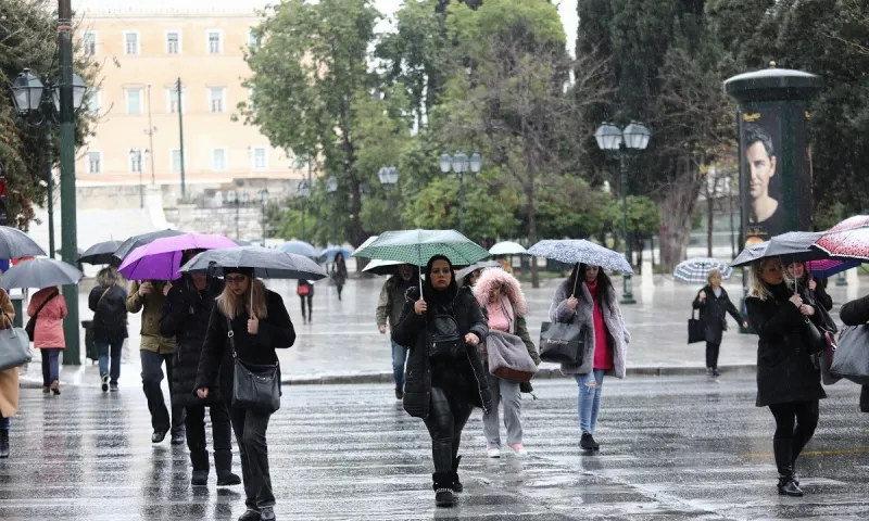Καιρός (17/4): Αλλαγή σκηνικού με βροχές και πτώση της θερμοκρασίας!