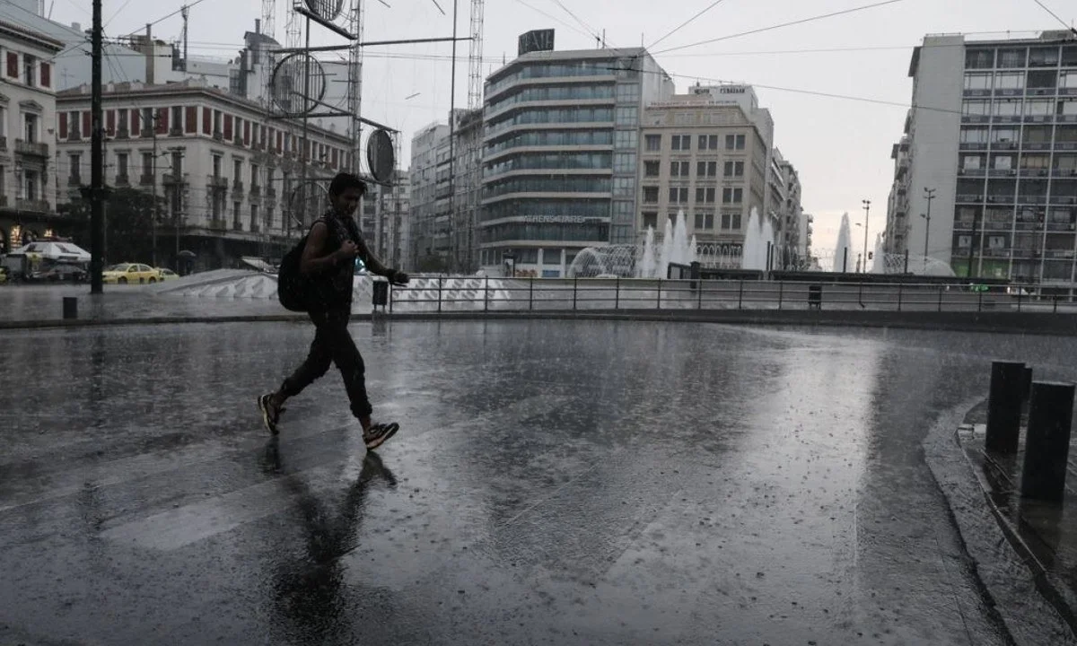 Καιρός 18/4: Το Εθνικό Αστεροσκοπείο Αθηνών μας ενημερώνει για την εξέλιξη ο καιρός για τη Δευτέρα 18 Απριλίου 2022. Βροχές και καταιγίδες.