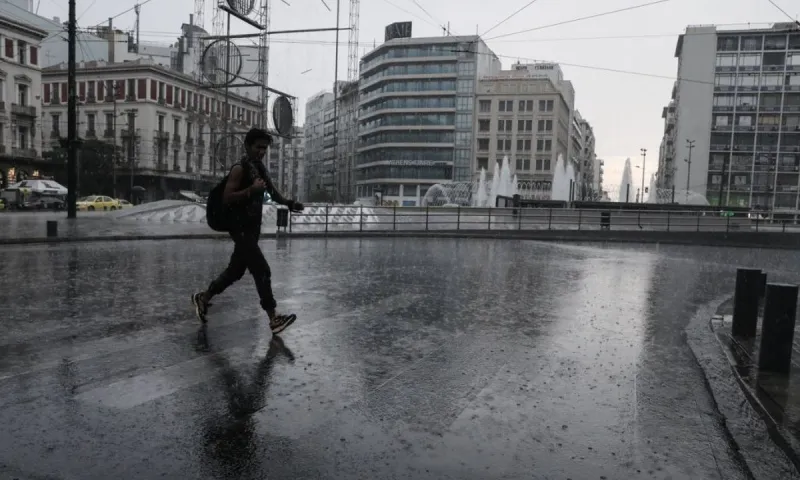 Καιρός 18/4: Βροχές και τοπικές καταιγίδες τη Δευτέρα