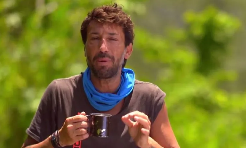 Survivor 17/4: Ο Εμμανουήλ «έδωσε» τη Σοφιάνα - «Άφησέ τον στην ησυχία του, έχει σχέση»