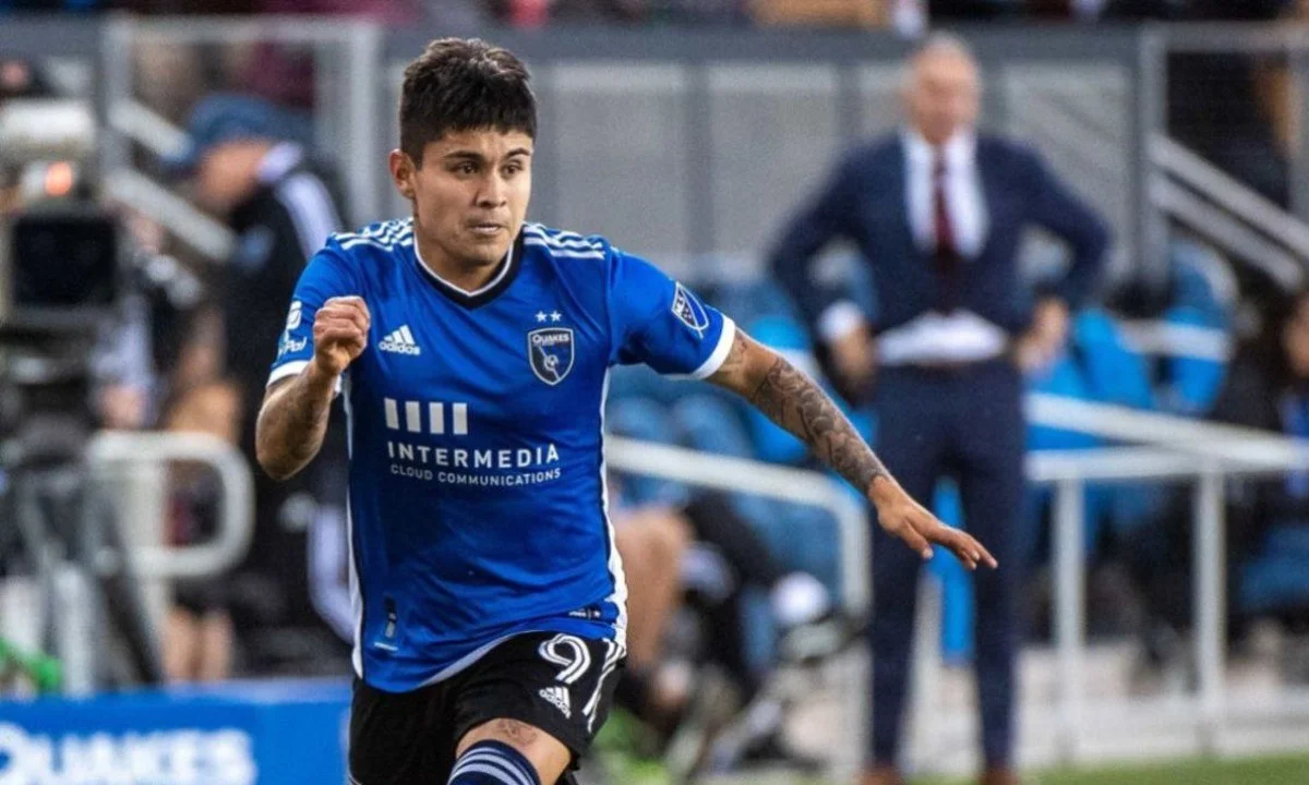 Η στήλη «Agent Greek» του e-sportime αναφέρεται στον πρώτο παίκτη που θέλει να φέρει στην ΑΕΚ ο νέος της προπονητής Ματίας Αλμέιδα.