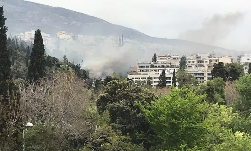 Καλλιμάρμαρο: Μεγάλη φωτιά στο μπαρ-εστιατόριο Skyfall! (vid)