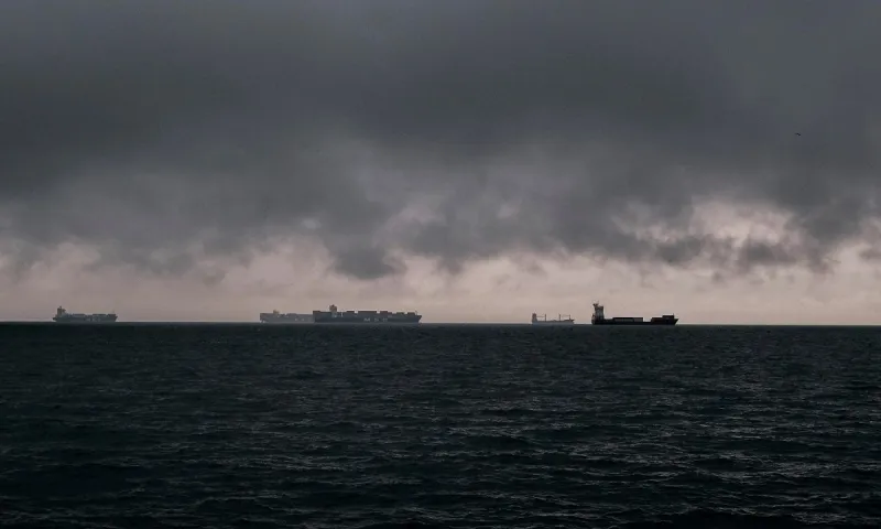Καιρός (30/4): Με συννεφιά ξεκινά το τριήμερο της Πρωτομαγιάς