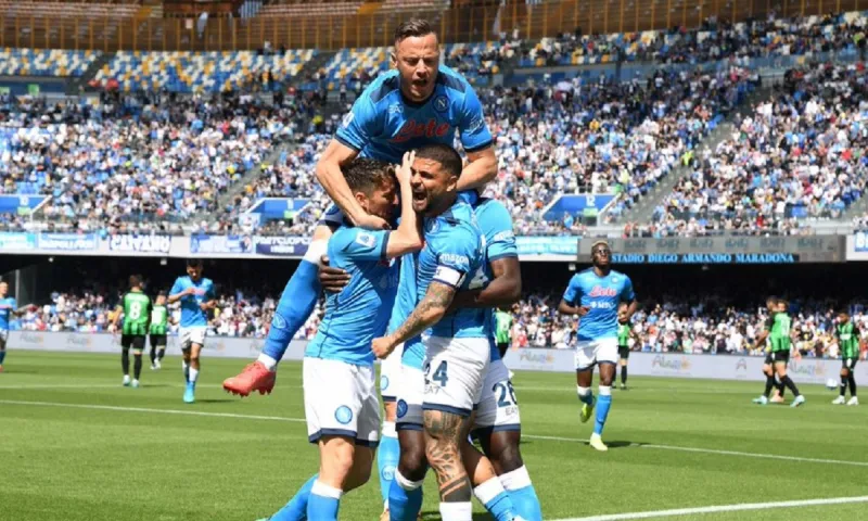 Serie A: Ξέσπασε στη Σασουόλο με εξάρα η Νάπολι