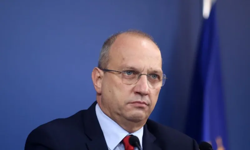 Εμπαιγμός: Μόνο φυσικά πρόσωπα αφορούν τα αναδρομικά στο ρεύμα – Ψυχρολουσία για επιχειρήσεις