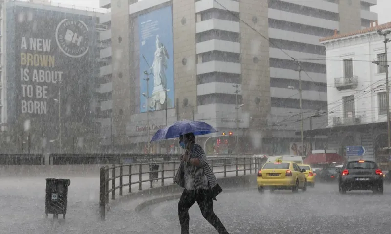 Καιρός (8/5): Άστατος καιρός με τοπικές βροχές και σποραδικές καταιγίδες την Κυριακή
