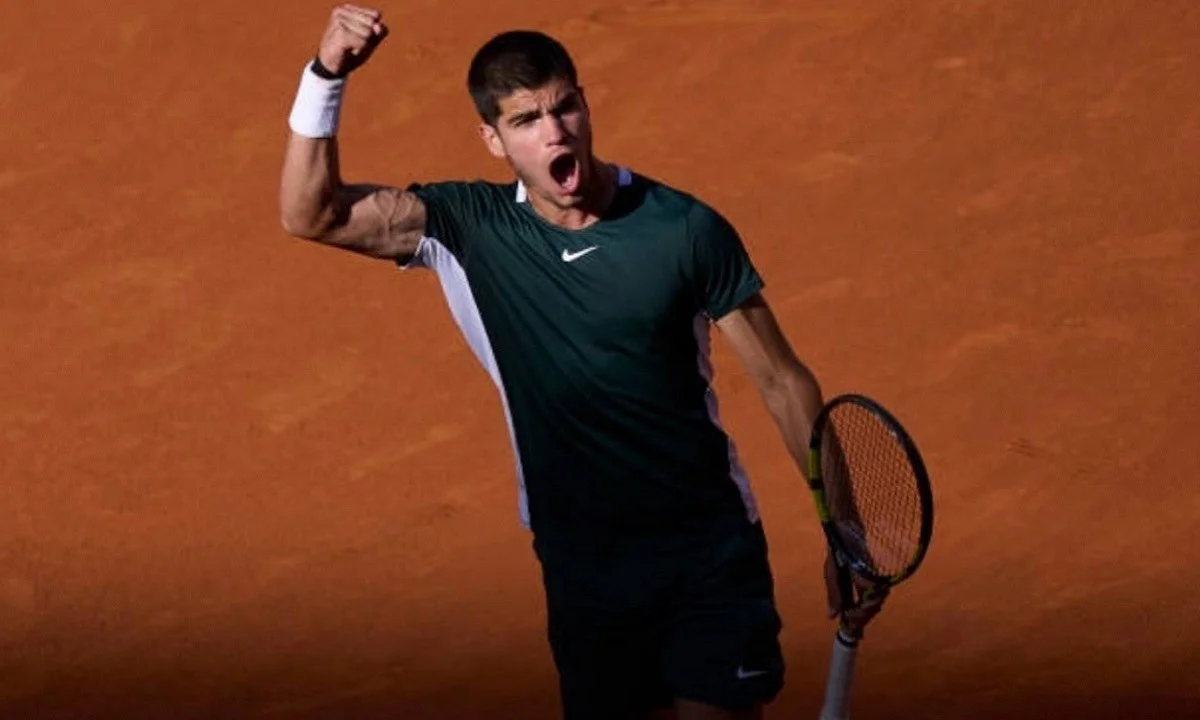 Ο Αλκαράθ πανηγυρίζει στο Madrid Open