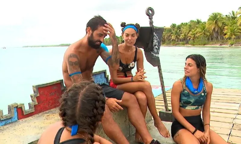 Survivor 17/5: Η «κακιά συμπεθέρα» Τάκης και η επίθεση στον Μαρτίκα