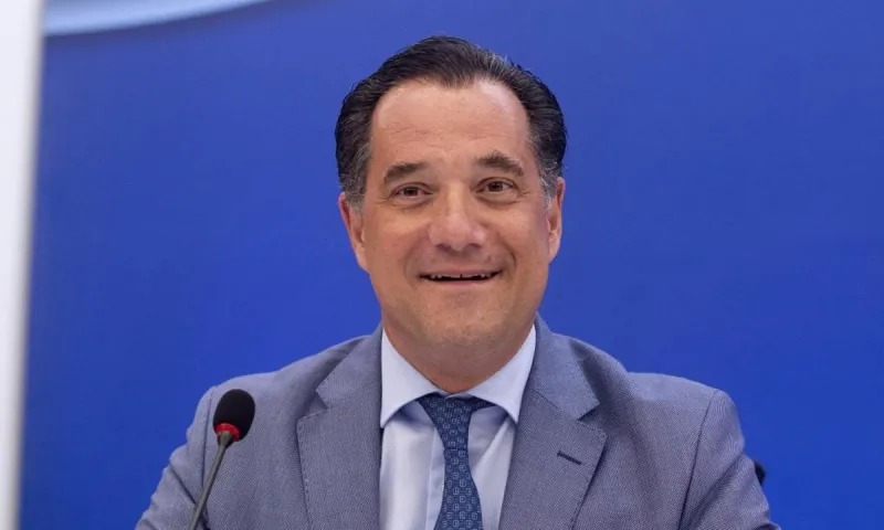 Άδωνις Γεωργιάδης: «Επιτυχία μου που η Pfizer βρίσκει φθηνούς εργαζόμενους στην Ελλάδα»