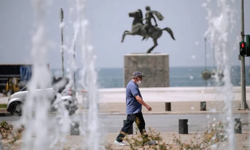 Καιρός: Καύσωνας-φωτιά με 37 βαθμούς από Πέμπτη - Πού θα χτυπήσει;
