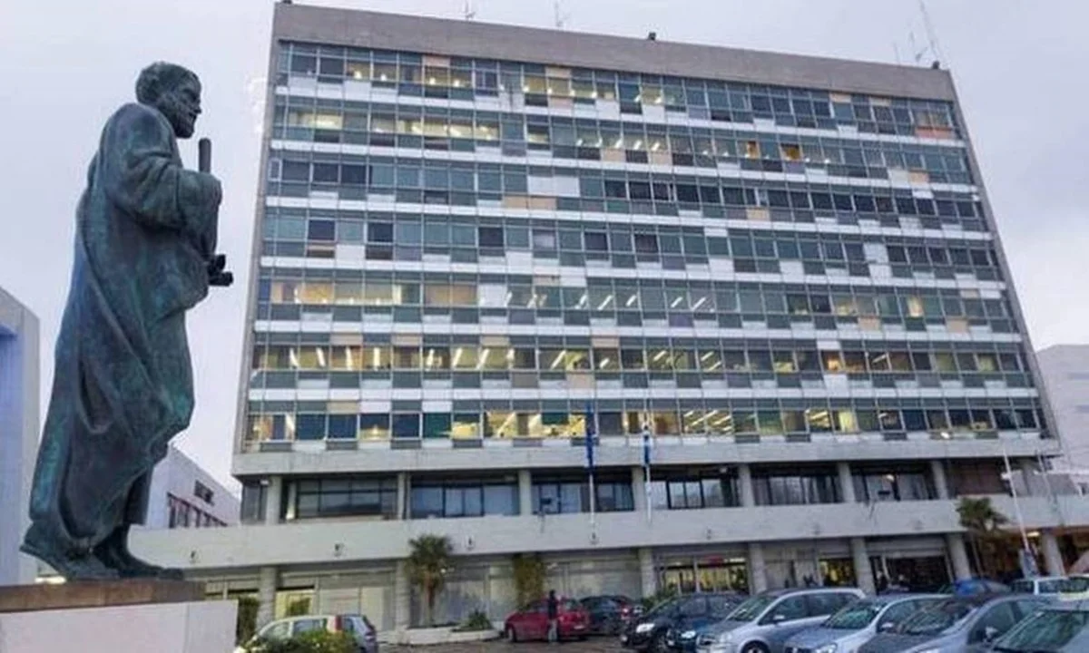 Φοιτητικές εστίες με... ενοίκιο μέσω ΣΔΙΤ, επιθυμεί ο Κυριάκος Μητσοτάκης, βάζοντας στο χέρι των ιδιωτών ακόμα και τη στέγαση των φοιτητών.