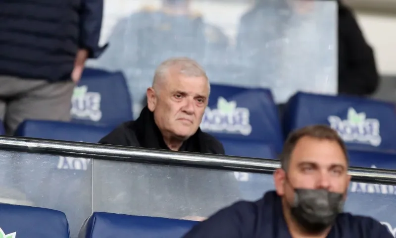 Η ΑΕΚ περιμένει τον Μελισσανίδη και ο κόσμος ένα χαμόγελο