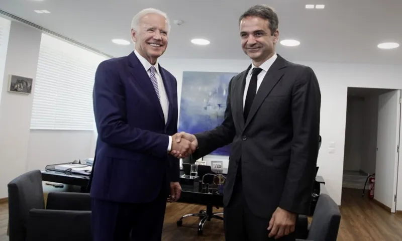 Κυβέρνηση: Αποδυνάμωση της εθνικής άμυνας - Χωρίς να ενημερωθεί ο λαός, στέλνει ξανά όπλα στην Ουκρανία!