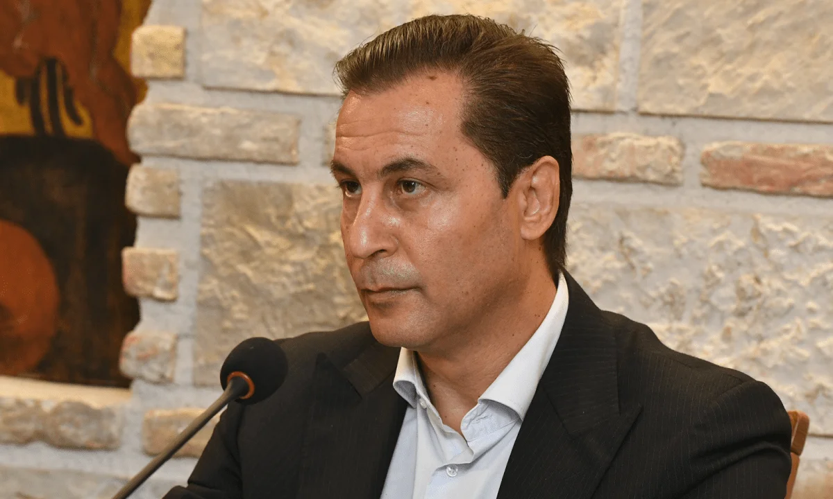 Πάρις Κουρτζίδης και Γιώργος Τράγκας υπήρξαν στενοί συνεργάτες, με τον πρώτο να ρίχνει ... βόμβες σχετικά με την αμύθητη περιουσία του.