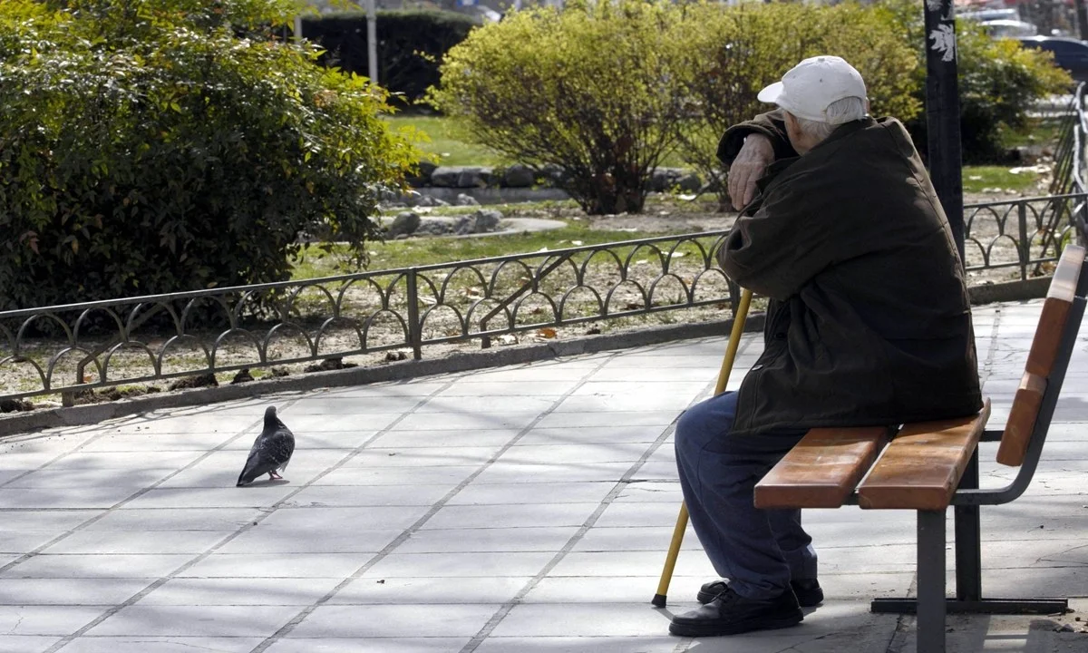 Ενώ ο πληθωρισμός καλπάζει, με μια σύνταξη πείνας καλούνται να περάσουν τον μήνα, πάνω από 600.000 συνταξιούχοι στη χώρα.