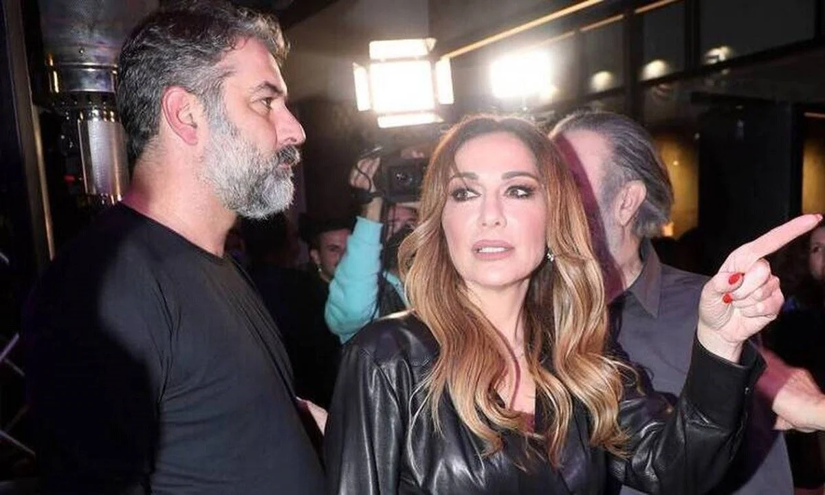 Δέσποινα Βανδή - Βασίλης Μπισμπίκης: Ήρθε η ώρα να περάσουν μαζί και το πρώτο τους καλοκαίρι, παρά τις επαγγελματικές τους υποχρεώσεις.