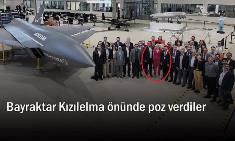 Ελληνοτουρκικά: Αφού η Τζάκρη και καλά τσακώθηκε με τον Ακάρ μετά πήγε να βγάλει φωτογραφίες με τα Bayraktar;