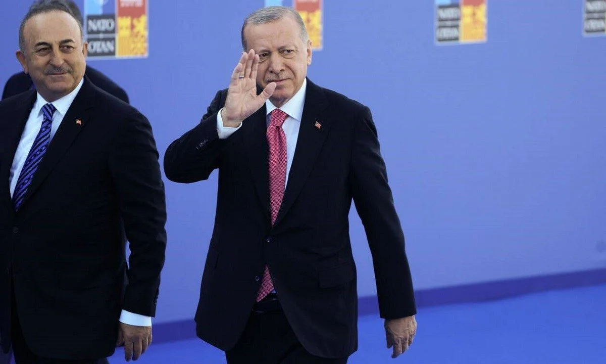 Σύνοδος ΝΑΤΟ: Θετική είναι η πρώτη αποτίμηση που βγάζει η Αθήνα, από τη στιγμή που ο Ρετζέπ Ταγίπ Ερντογάν αναδιπλώθηκε σε ό,τι αφορά την επιθετική ρητορική του.