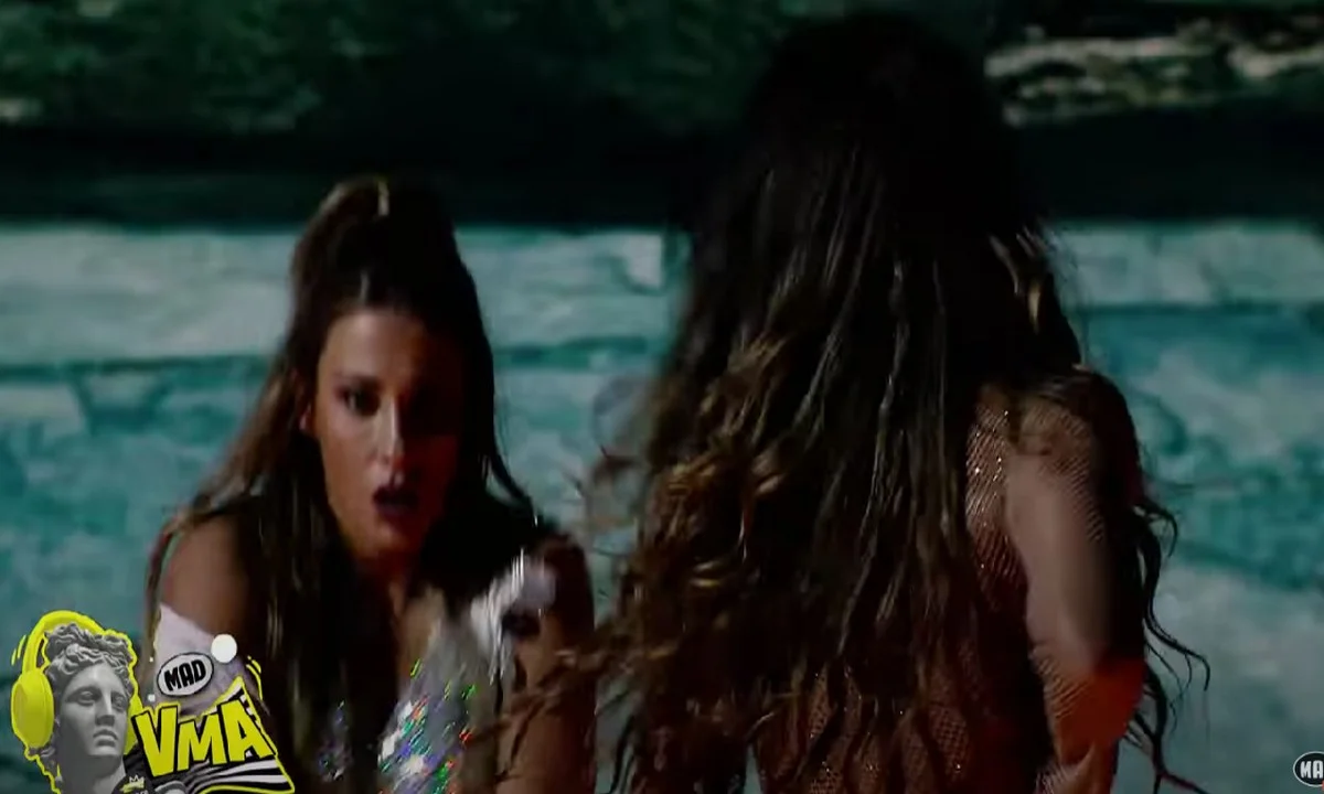 Mad VMA 2022: Σχεδόν γυμνή στη σκηνή η Στικούδη - Μεγαλύτερο το σόου στο Twitter