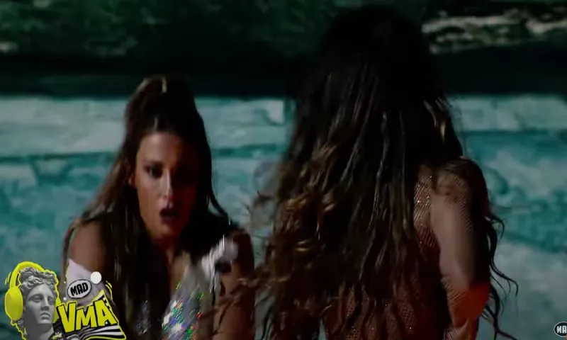 Mad VMA 2022: Σχεδόν γυμνή στη σκηνή η Στικούδη - Μεγαλύτερο το σόου στο Twitter