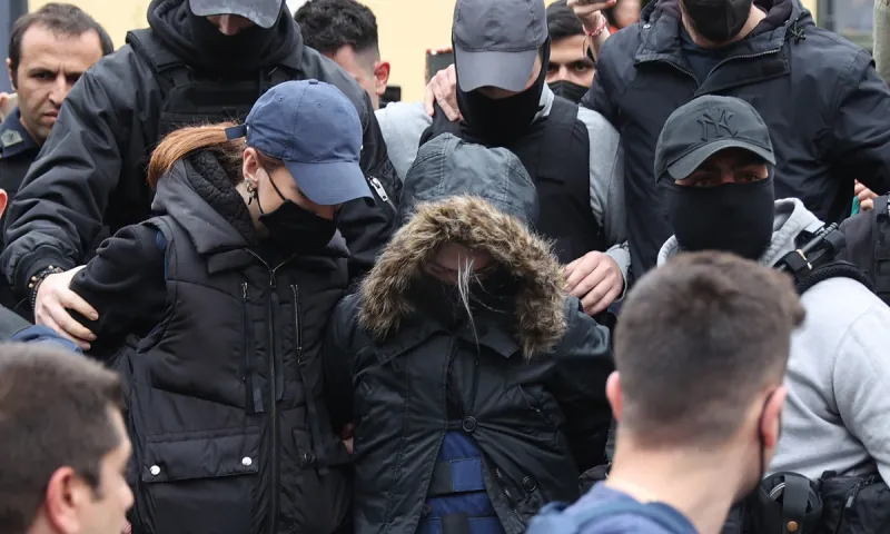Δολοφονία παιδιών στην Πάτρα: Συγκλονιστική μαρτυρία γιατρού της Τζωρτζίνας για την Ρούλα!