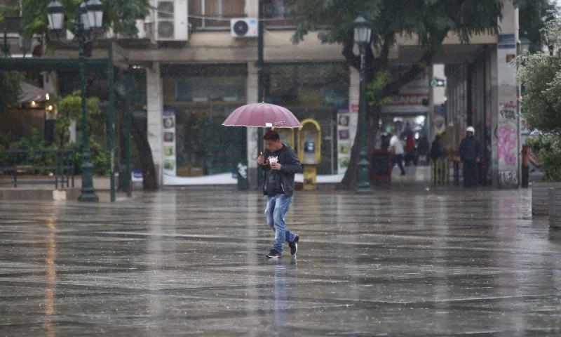 Καιρός (9/7): Φθινόπωρο ξανά! - Βροχές και καταιγίδες το Σάββατο!