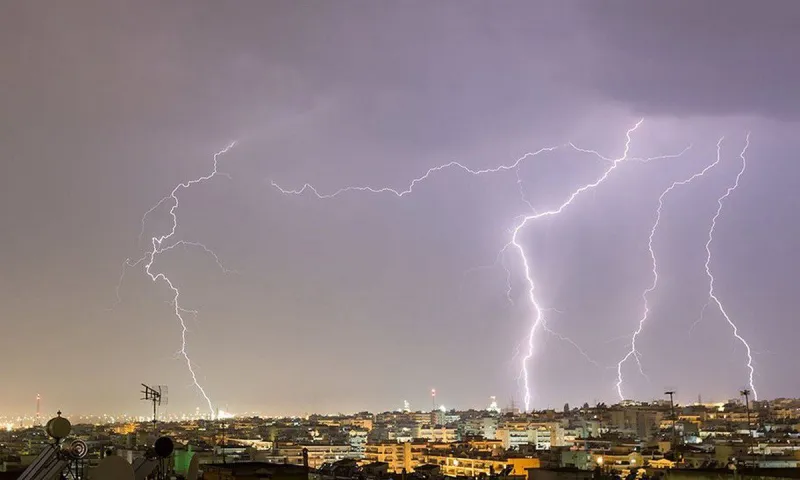 Καιρός 9 Ιουλίου: Ισχυρές καταιγίδες με μεγάλη συχνότητα κεραυνών - Αισθητή πτώση στη θερμοκρασία