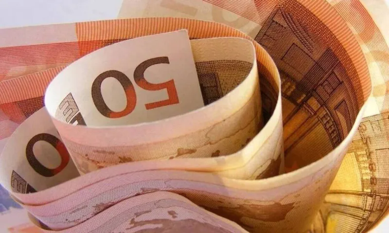 Επίδομα 200 ευρώ: Ποιοι το δικαιούνται - Πότε θα δοθεί