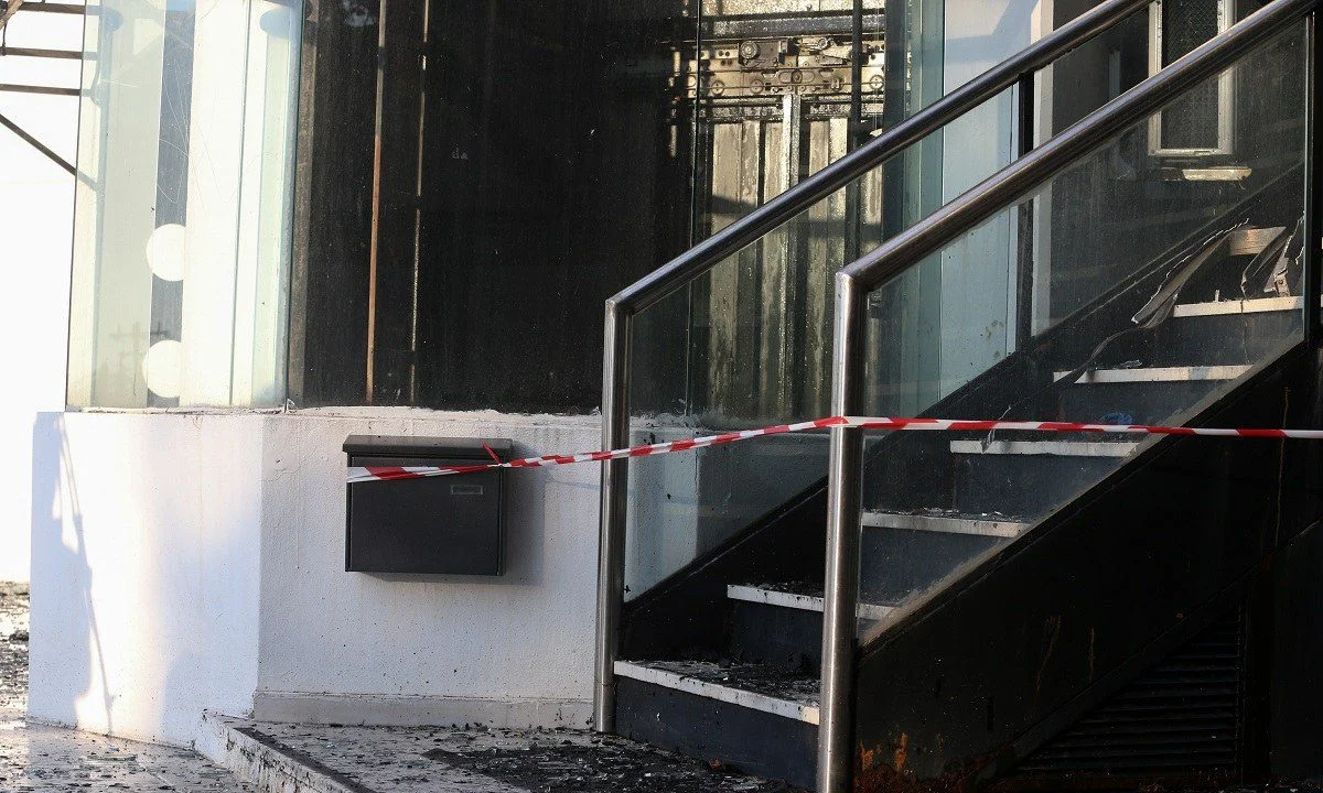 Συναγερμός σήμανε λόγω φωτιάς στο κτίριο του Realfm - Κατακραυγή και... βροχή τα σχόλια από τους χρήστες στο Twitter.