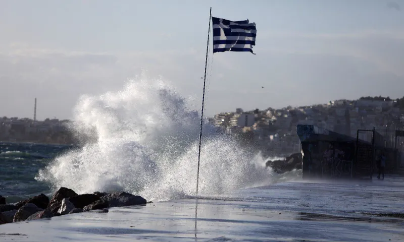 Αρναούτογλου καιρός (20/7): Δεν λένε να καλμάρουν οι άνεμοι - «Τρελά» μποφόρ και την Τετάρτη!