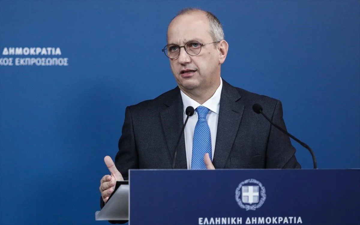 Προκλητικός ο Γιάννης Οικονόμου, επέρριψε τις ευθύνες σε... αδαείς πολίτες και αντιπολίτευση, ενώ έβγαλε «λάδι» το Μαξίμου.
