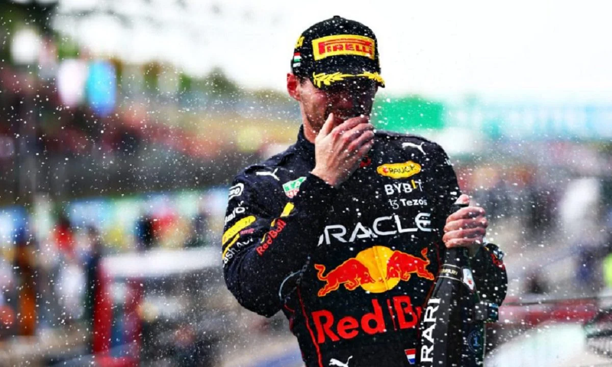 Formula 1: Έτσι πήραν τη νίκη Φερστάπεν και Red Bull - Ξανά στο βάθρο ο Χάμιλτον! (vids)