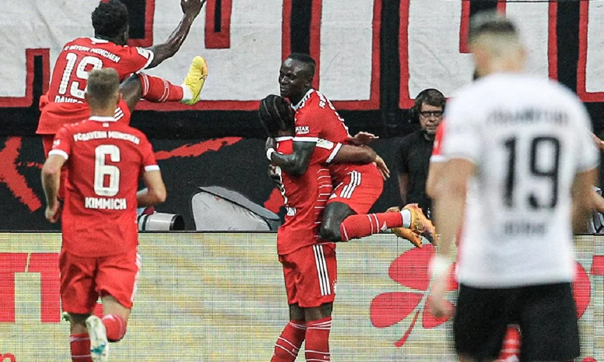 Bundesliga: Η Μπάγερν Μονάχου ισοπέδωσε την Άιντραχτ στην πρεμιέρα με «πεντάρα» (1-6) από το ημίχρονο και ξεκίνησε με το δεξί για τον εντέκατο σερί τίτλο της