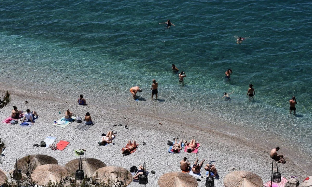 Καιρός (10/8): Ηλιοφάνεια με υψηλές θερμοκρασίας αλλά και πρόσκαιρες νεφώσεις